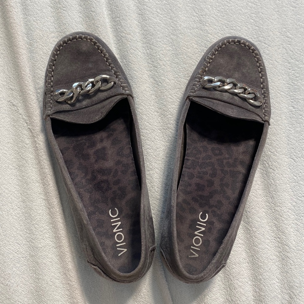 Vionic slip on shoe